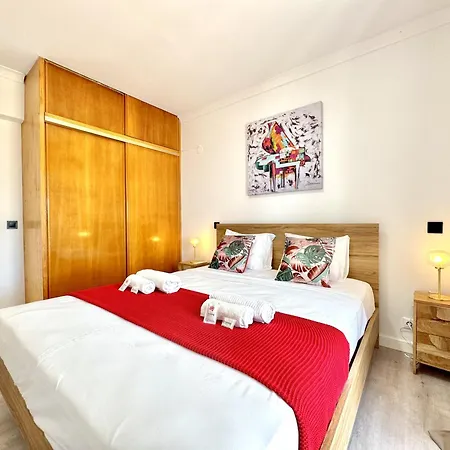 Amazing View With Pool By Homing Apartamento *