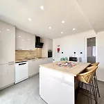 Apartamento Amazing View With Pool By Homing *