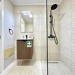 Amazing View With Pool By Homing Apartamento